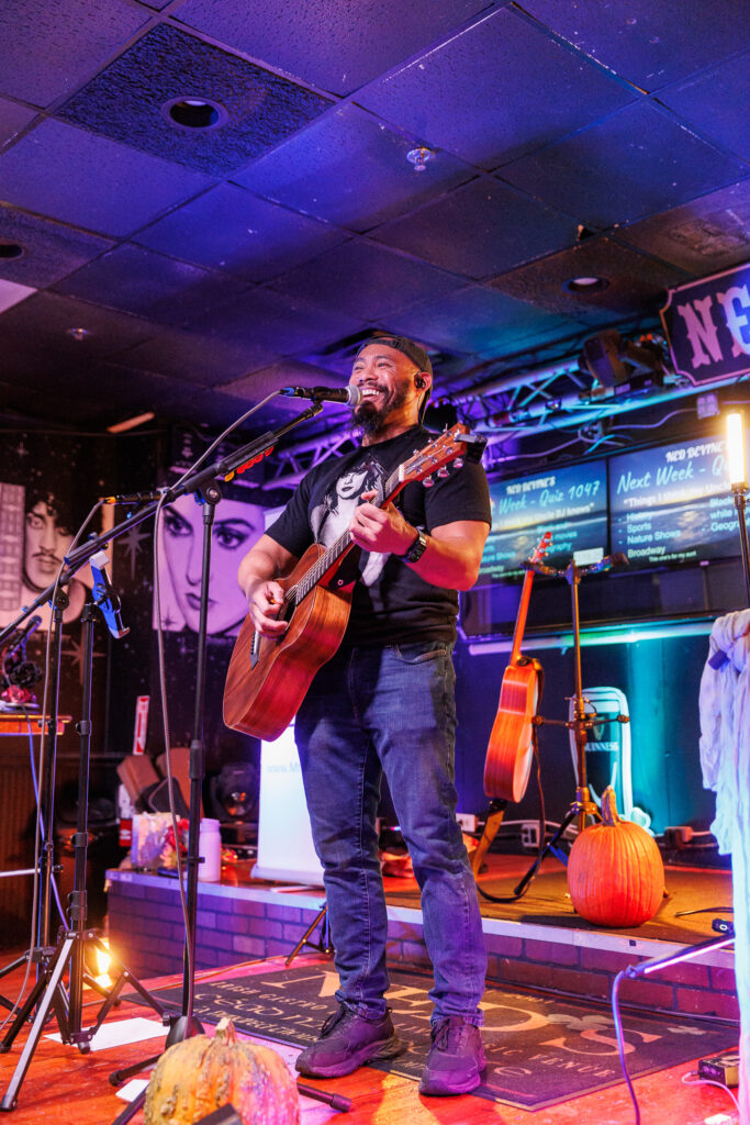 Guitarist/Vocalist Ray